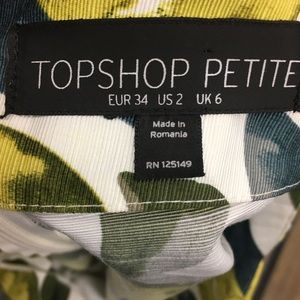 Topshop PETITE Shorts - NWOT Topshop petite shorts / skort 2 Topshop PETITE Shorts - NWOT Topshop petite shorts / skort 2